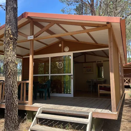 ホリデーパーク Bungalow-parque De Campismo Sao Miguel オデセイシェ