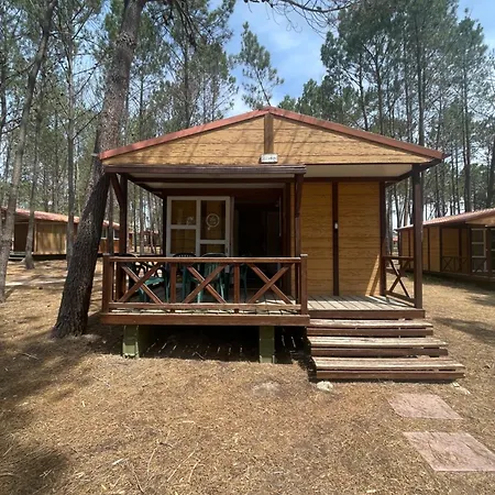 Kompleks wypoczynkowy Bungalow-parque De Campismo Sao Miguel