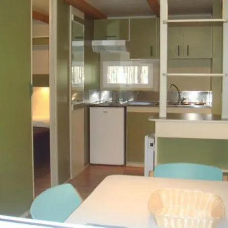 Kompleks wypoczynkowy Bungalow-parque De Campismo Sao Miguel *