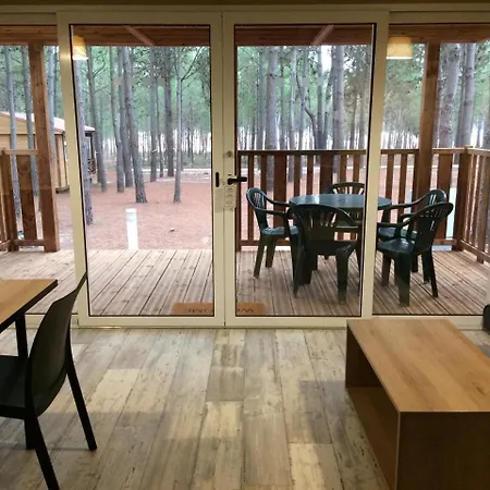ホリデーパーク Bungalow-parque De Campismo Sao Miguel オデセイシェ